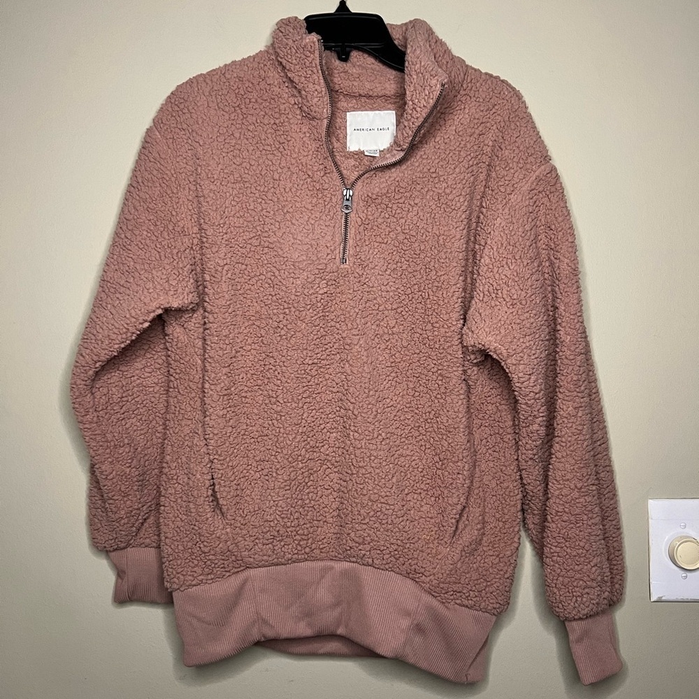 American Eagle mauve Sherpa pullover